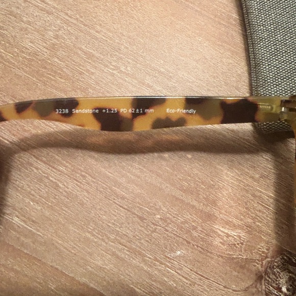 Peepers Sandstone Readers ⭐️ - Picture 3 of 6